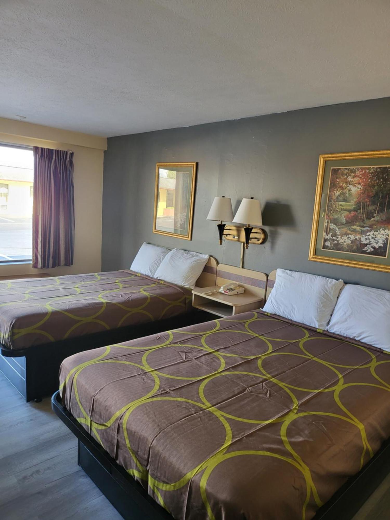 Budget Host Inn Bristol Esterno foto