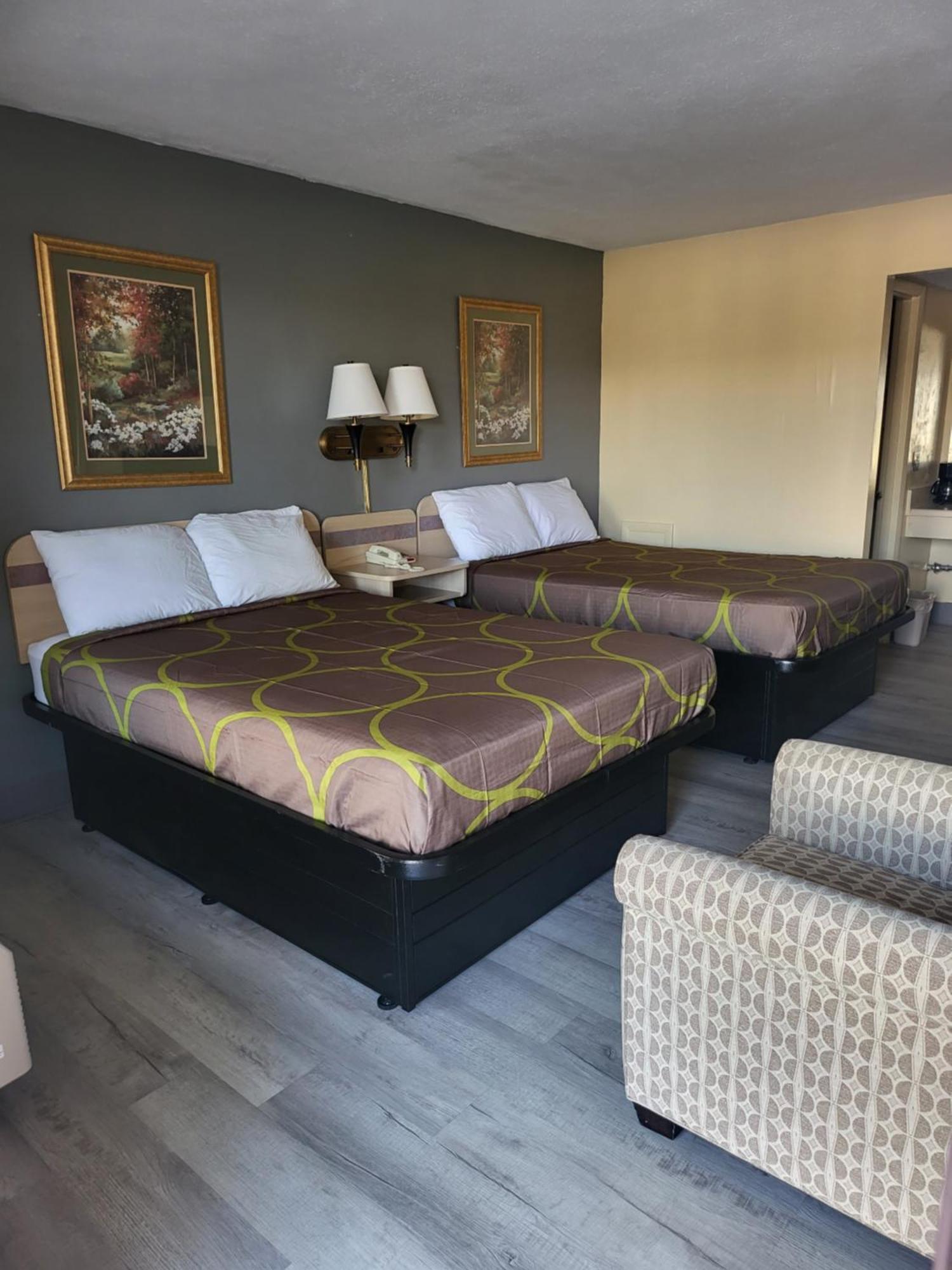 Budget Host Inn Bristol Esterno foto