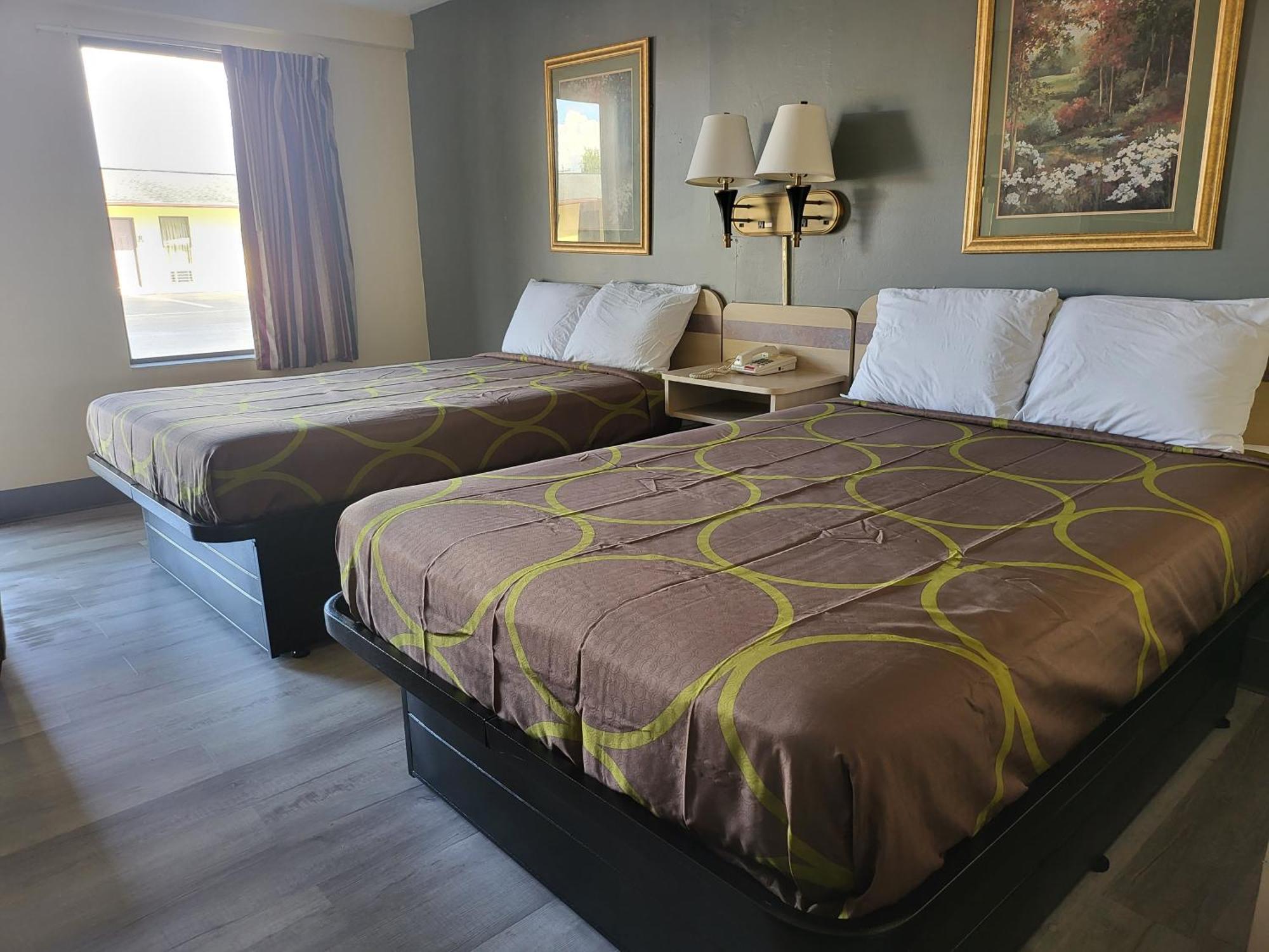 Budget Host Inn Bristol Esterno foto