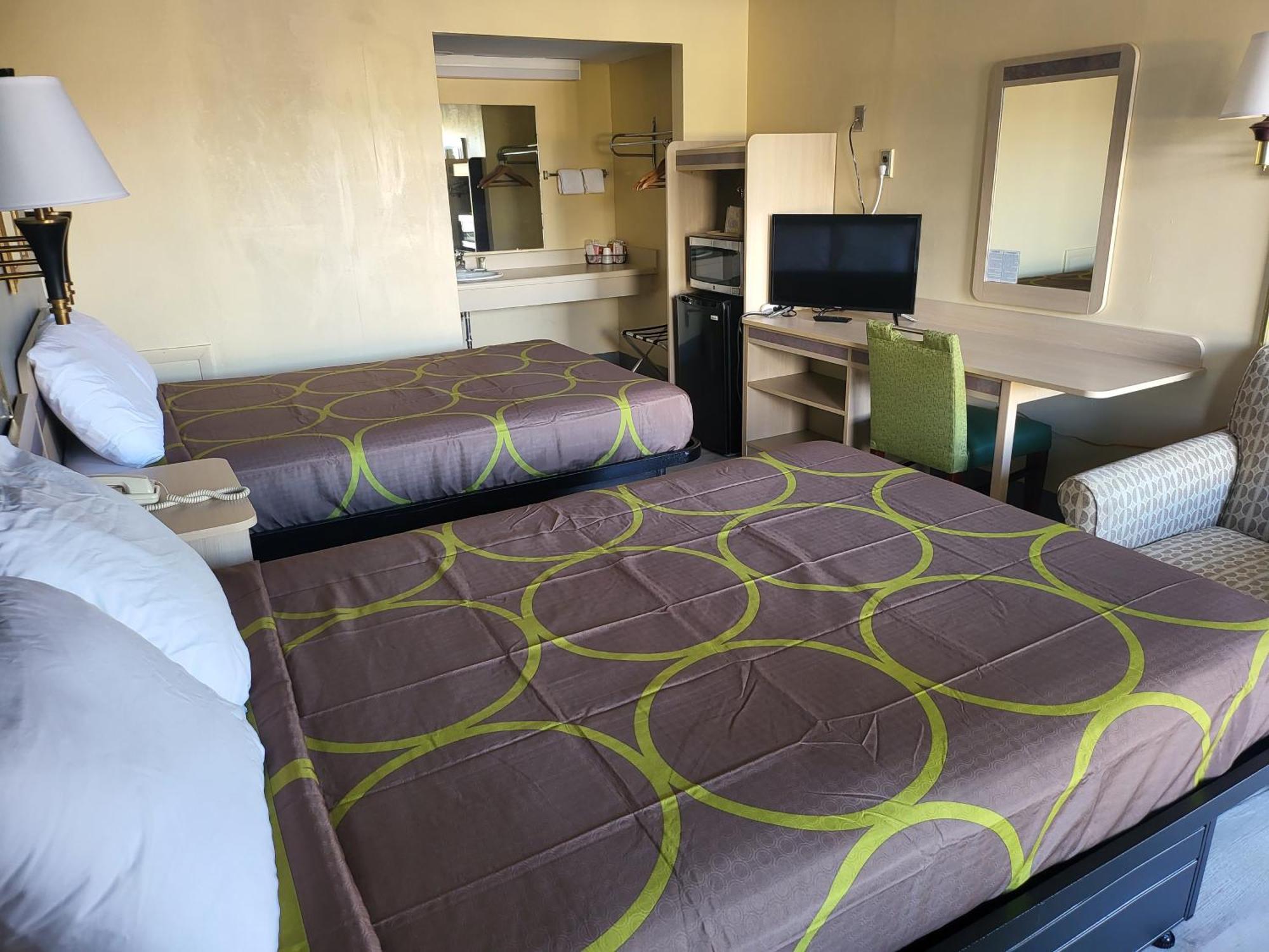 Budget Host Inn Bristol Esterno foto
