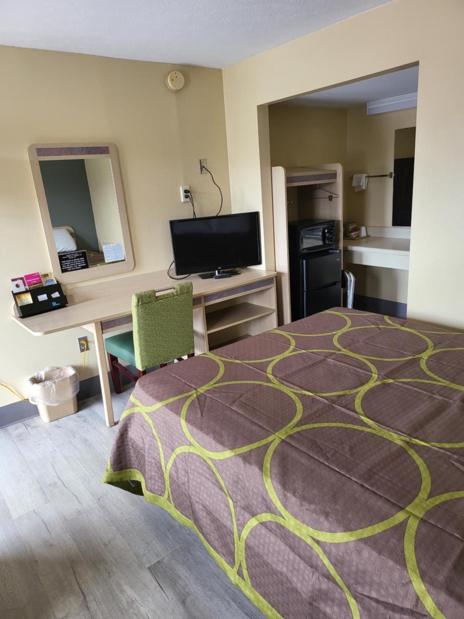 Budget Host Inn Bristol Esterno foto