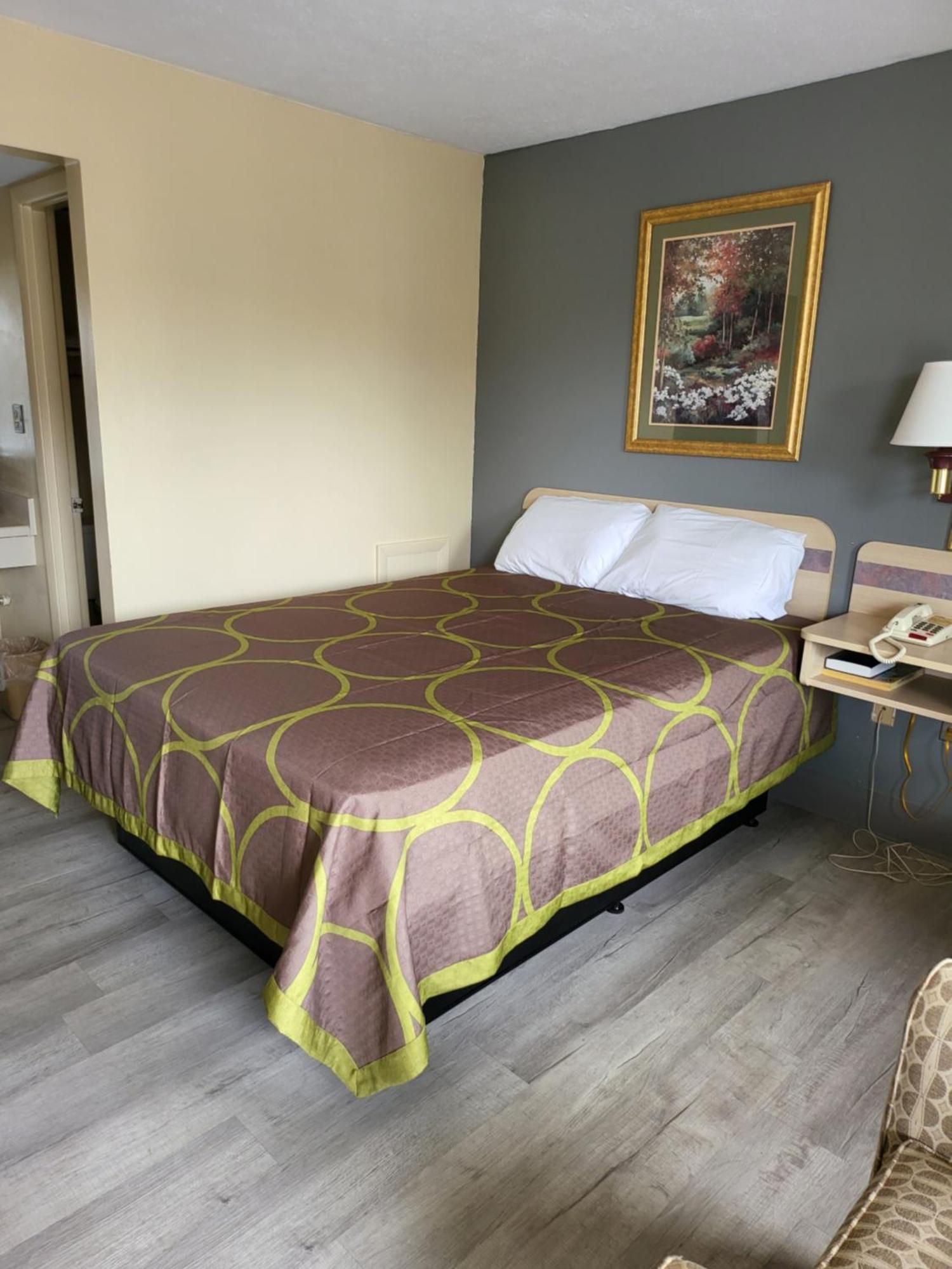 Budget Host Inn Bristol Esterno foto