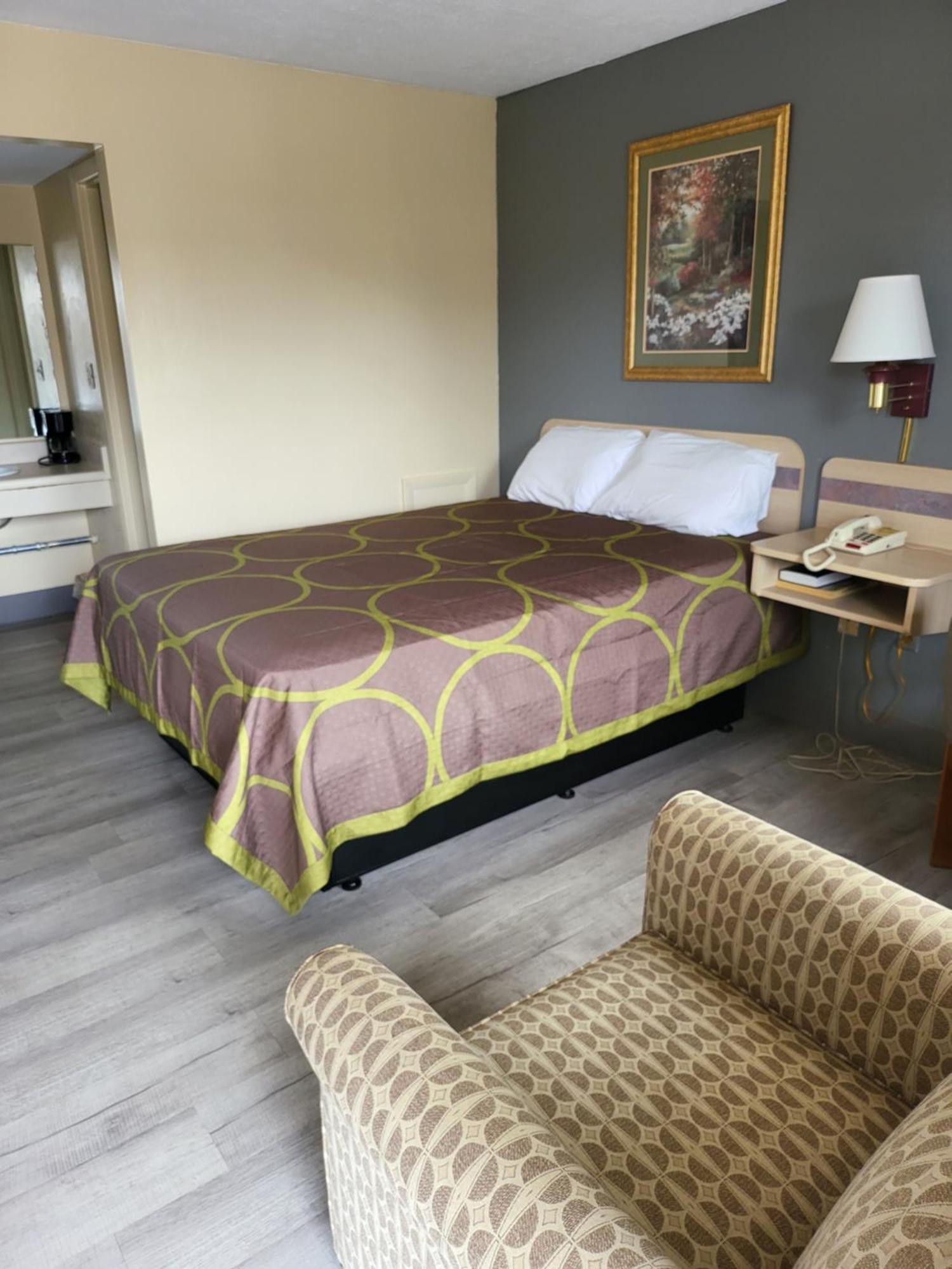 Budget Host Inn Bristol Esterno foto
