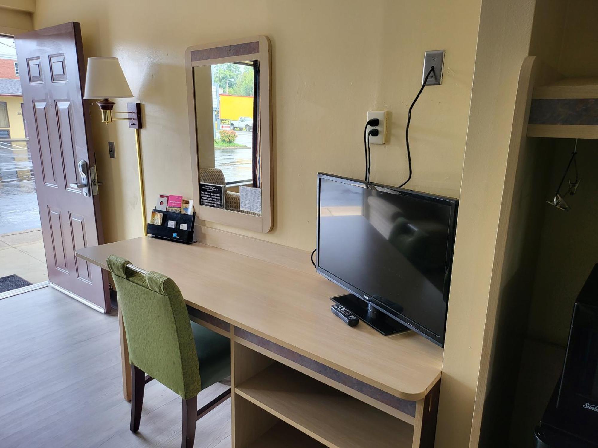 Budget Host Inn Bristol Esterno foto