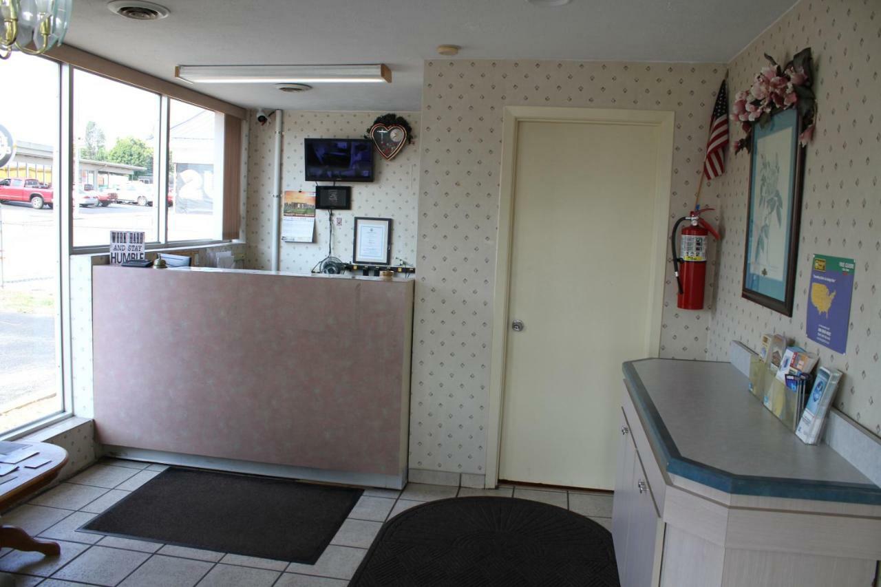 Budget Host Inn Bristol Esterno foto