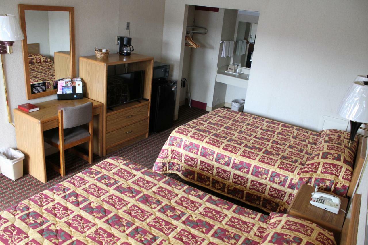 Budget Host Inn Bristol Esterno foto